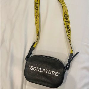 Off-White “Sculpture” cross body bag, in perfect condition worn once❣️